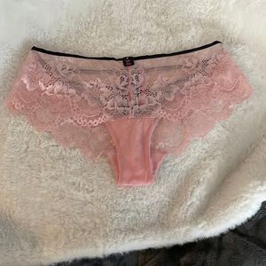 BRAND NEW La Senza underwear - ultra sexy pink lace - size Large